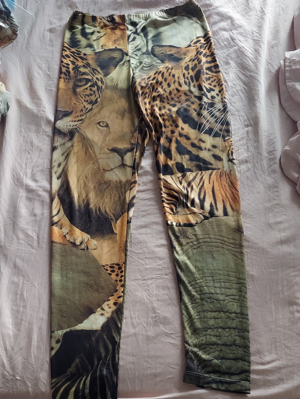 Freeze Big Cat/tiger Lion -Print Leggings in Green and Brown